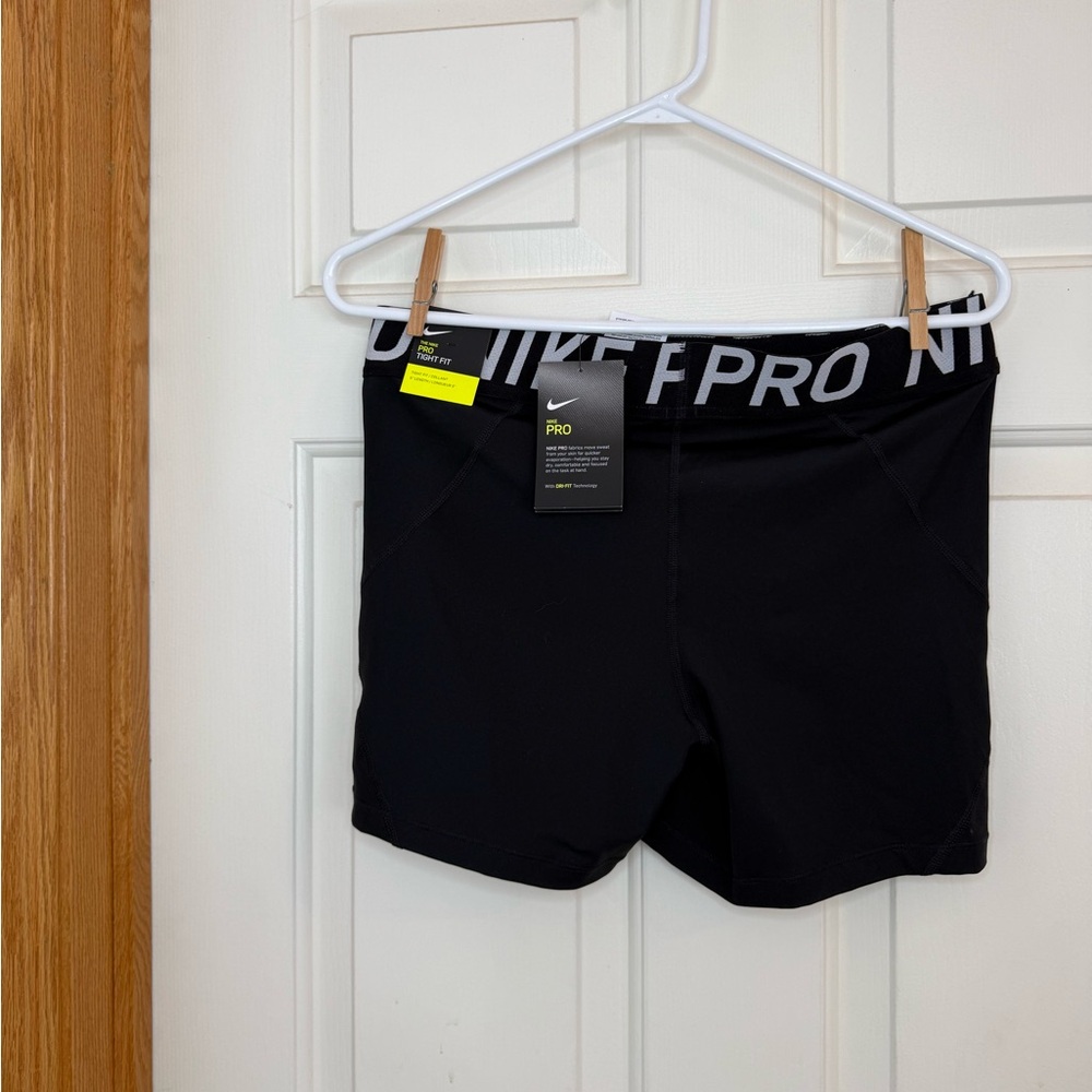 Nike Women's Black Pro Athletic Shorts - Picture 4 of 7